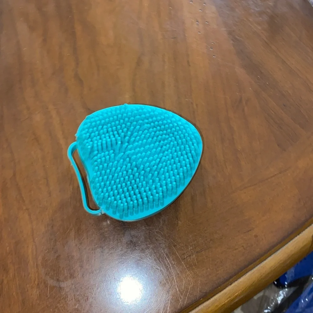 Dog’s nail clipper, Dog seat belt, hair remover, bath brush and dog bib